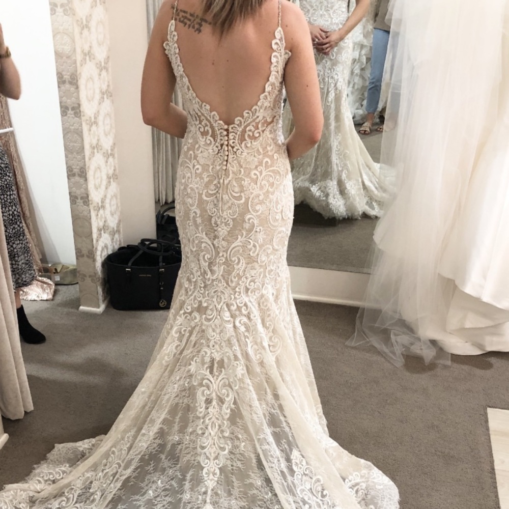 perfect sleeveless fit, lare gown,stylish classic taste.beautifully embroidered - Picture 3 of 11
